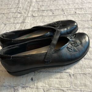 NAOT BLACK NAUMAI LEAF MARYJANE LEATHER FLATS MADE IN ISRAEL WOMEN’S 41 (10)